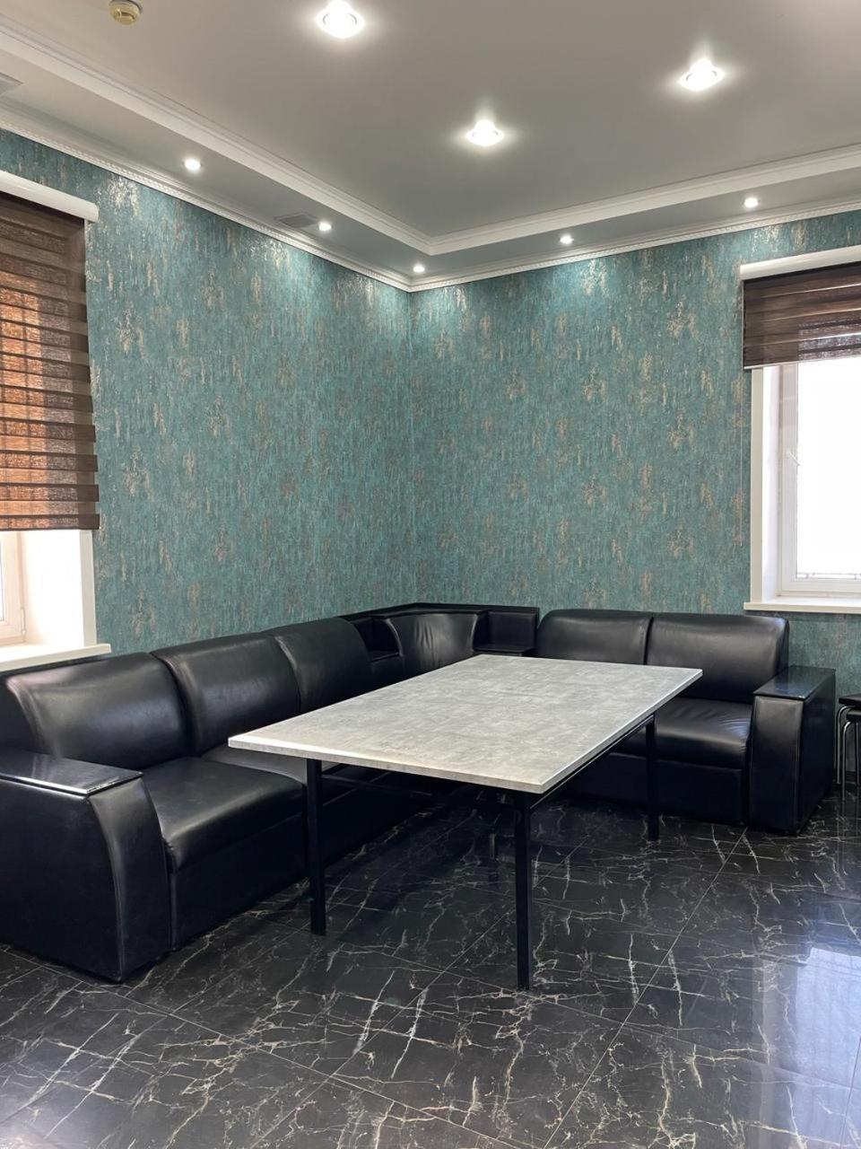 Гостинично-Банный Комплекс Майами Люкс Hotel Qostanaj Buitenkant foto