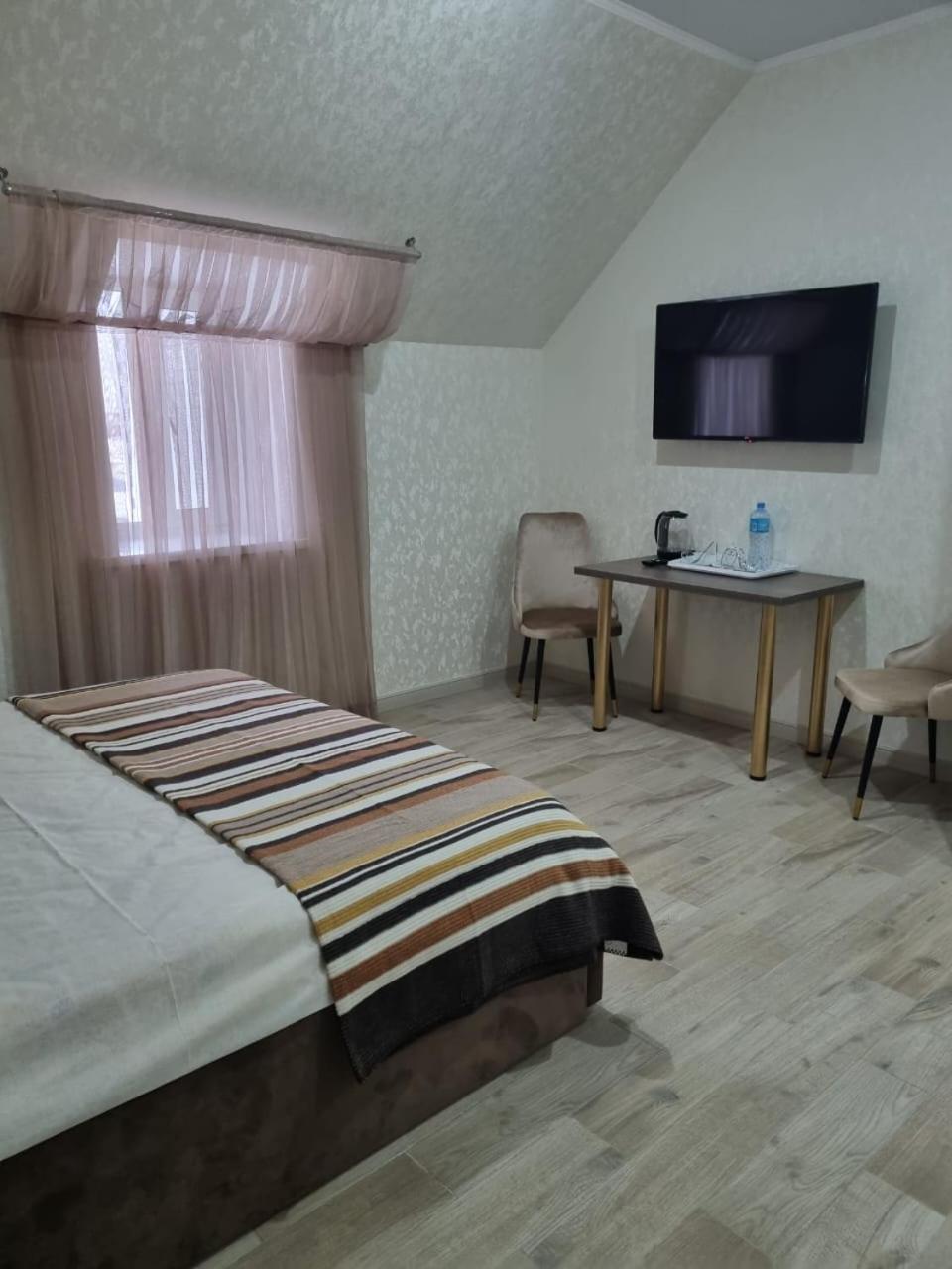 Гостинично-Банный Комплекс Майами Люкс Hotel Qostanaj Buitenkant foto