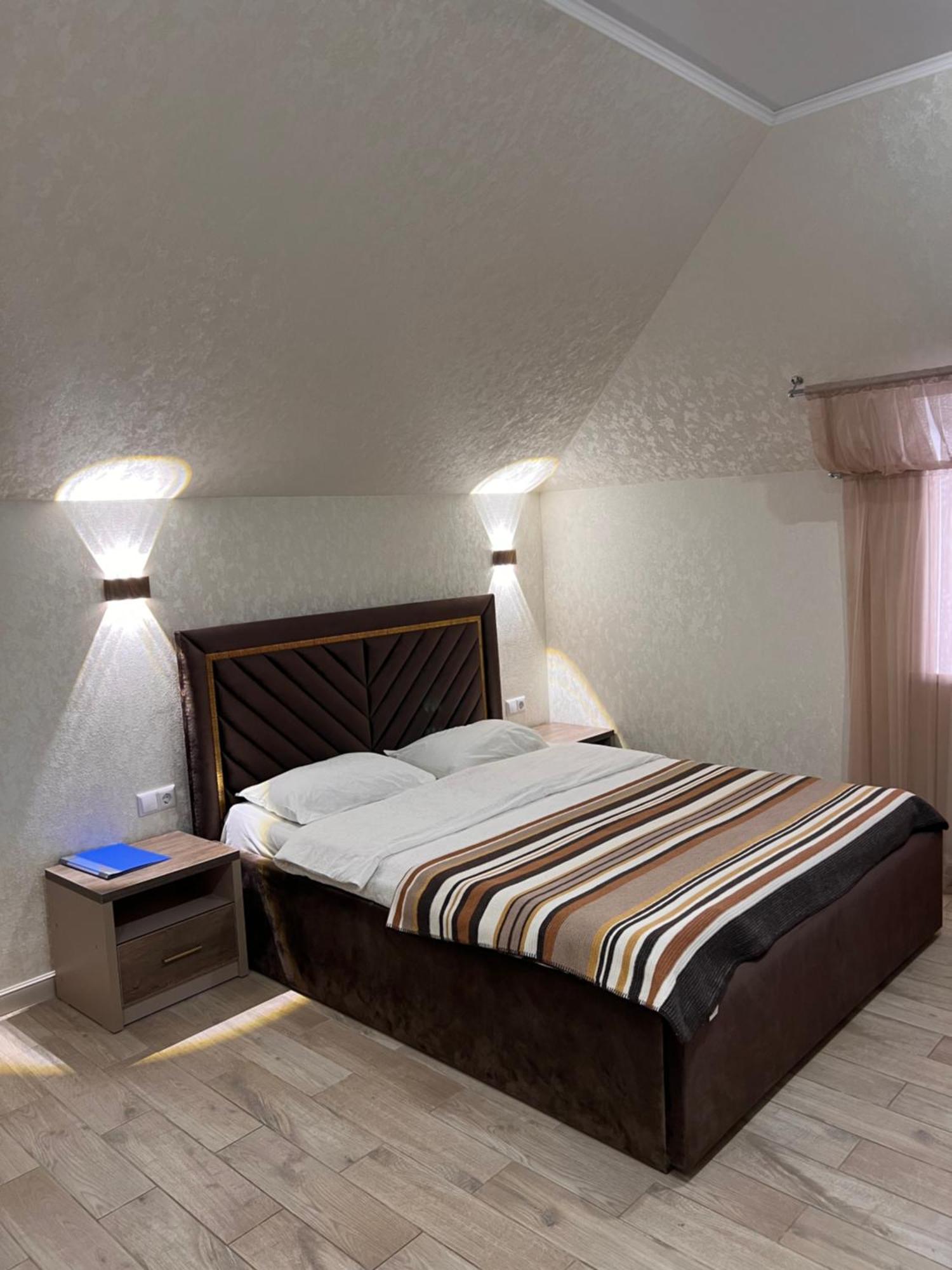 Гостинично-Банный Комплекс Майами Люкс Hotel Qostanaj Buitenkant foto