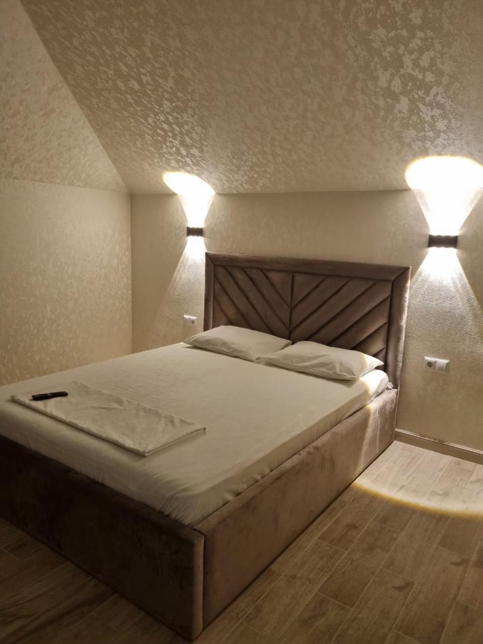 Гостинично-Банный Комплекс Майами Люкс Hotel Qostanaj Buitenkant foto